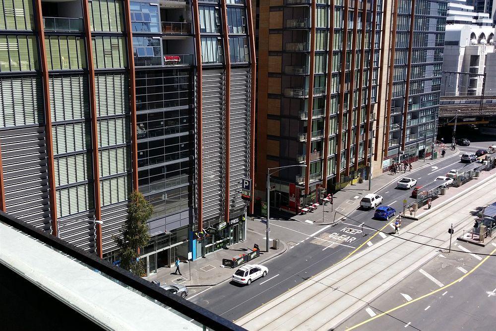 Aura On Flinders Serviced Apartments Melbourne Luaran gambar