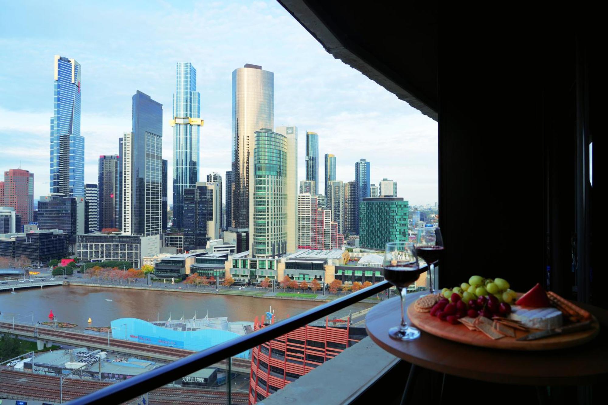 Aura On Flinders Serviced Apartments Melbourne Luaran gambar